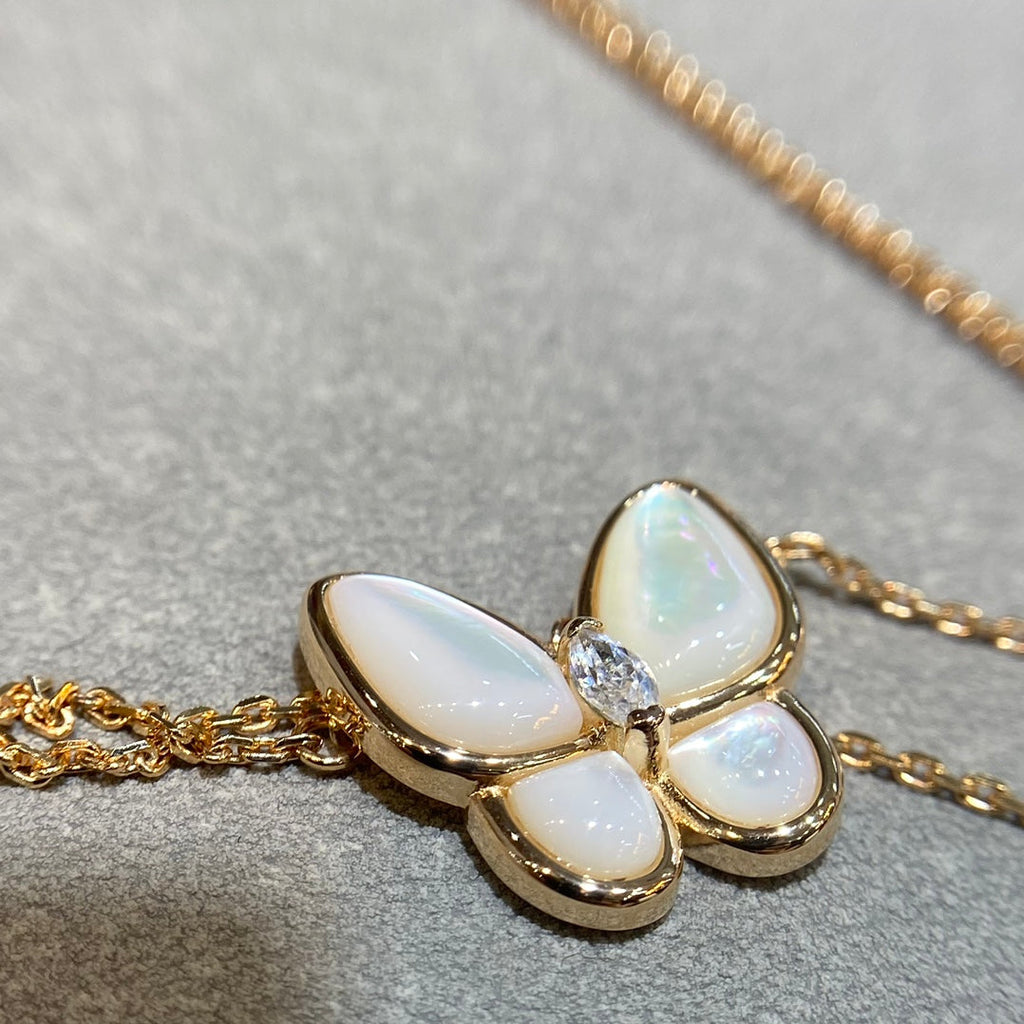 COLLIER PAPILLON ET DIAMANT