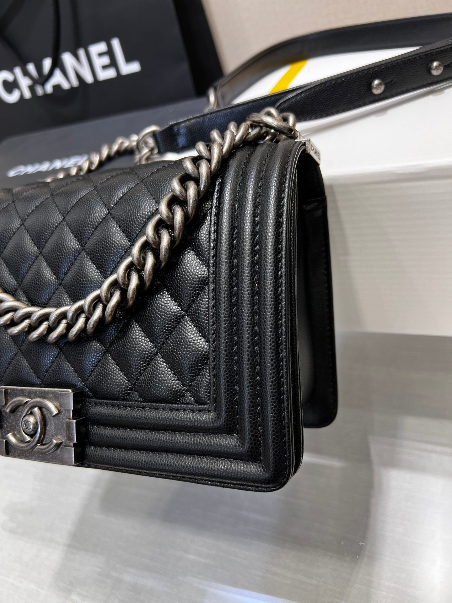 SAC GARÇON MOYEN 25 NOIR CAVIAR QUINCAILLERIE RUTHENIUM