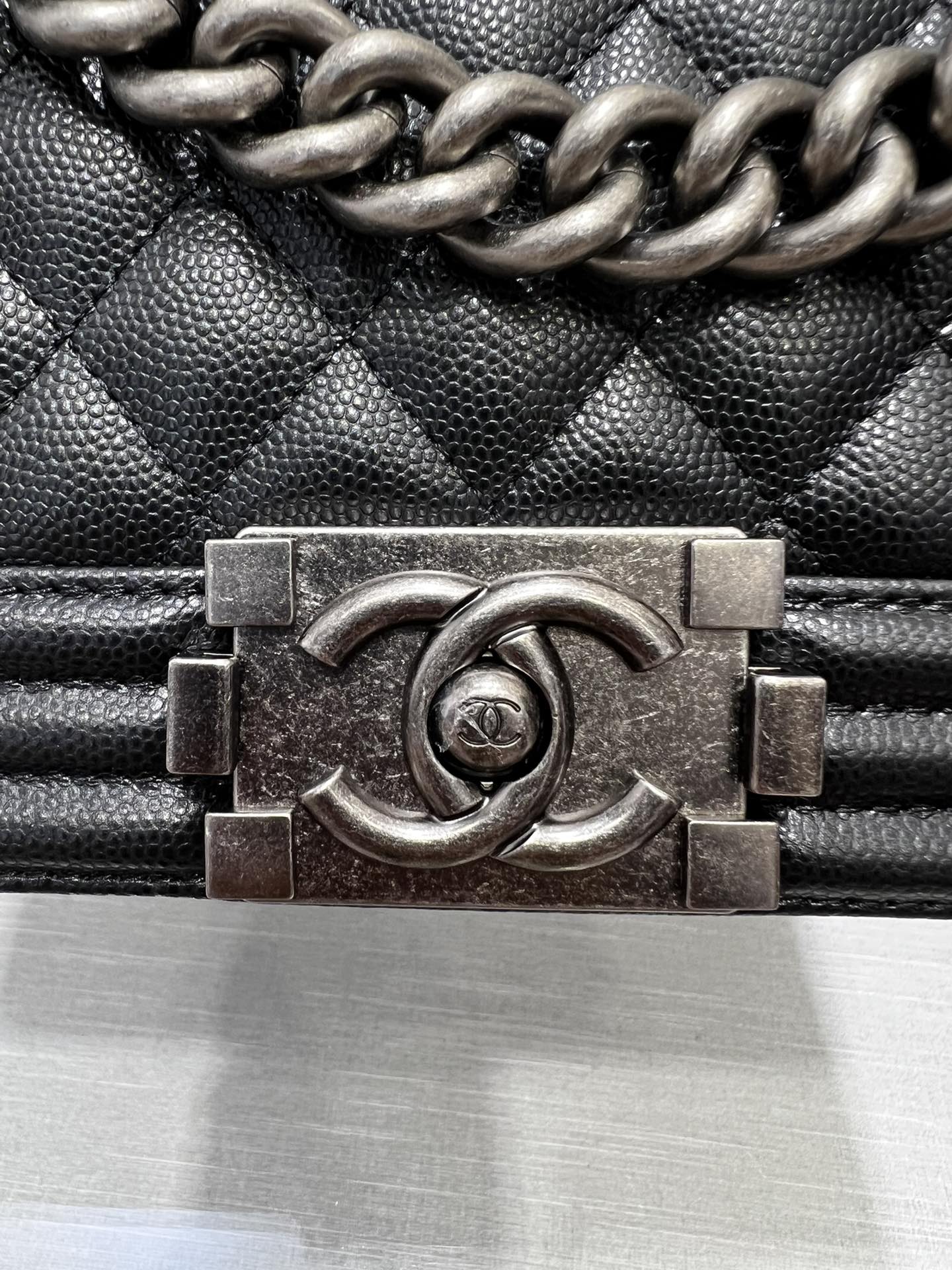 SAC GARÇON MOYEN 25 NOIR CAVIAR QUINCAILLERIE RUTHENIUM