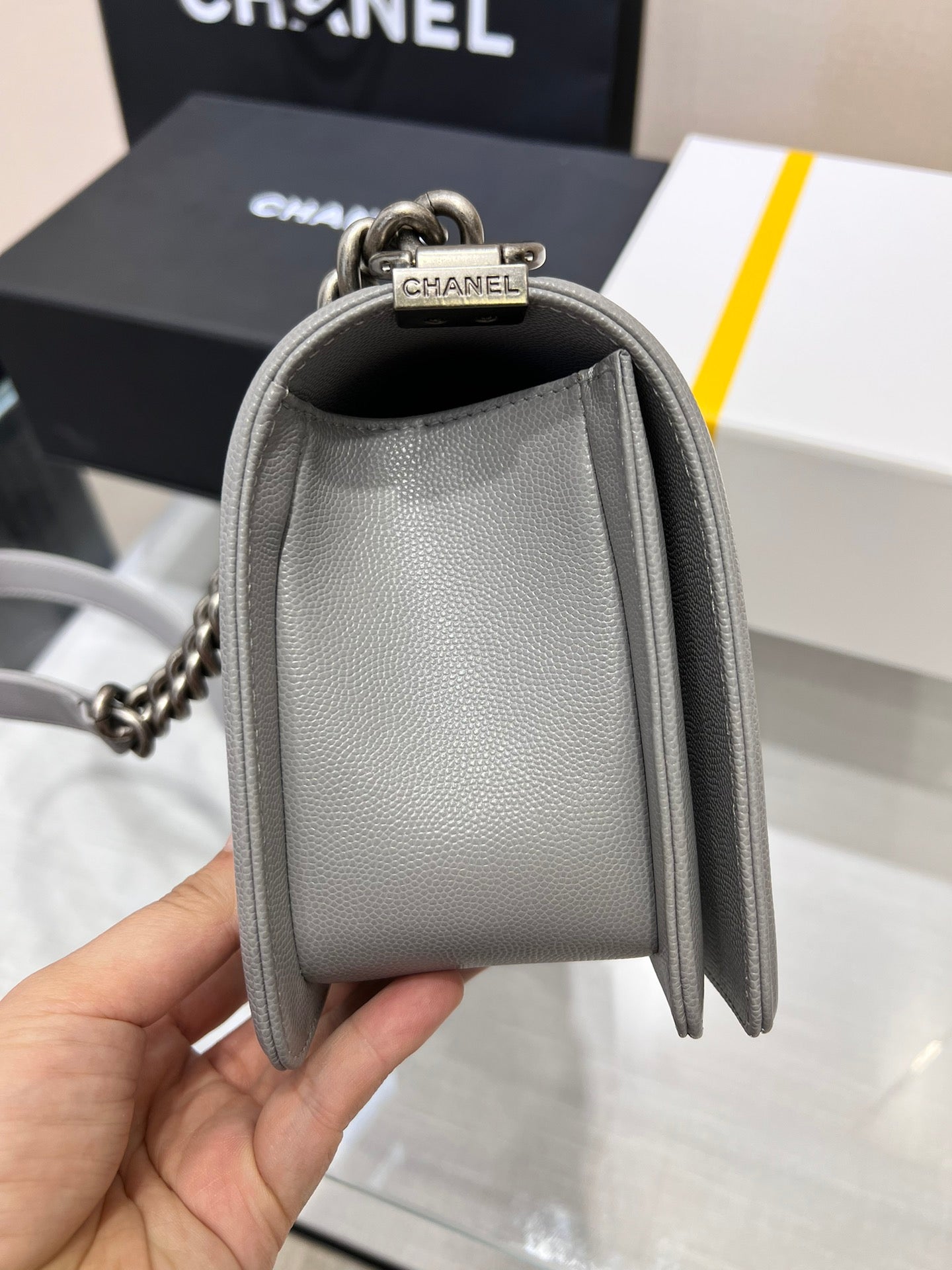 SAC GARÇON MOYEN 25 GRIS CAVIAR QUINCAILLERIE RUTHENIUM