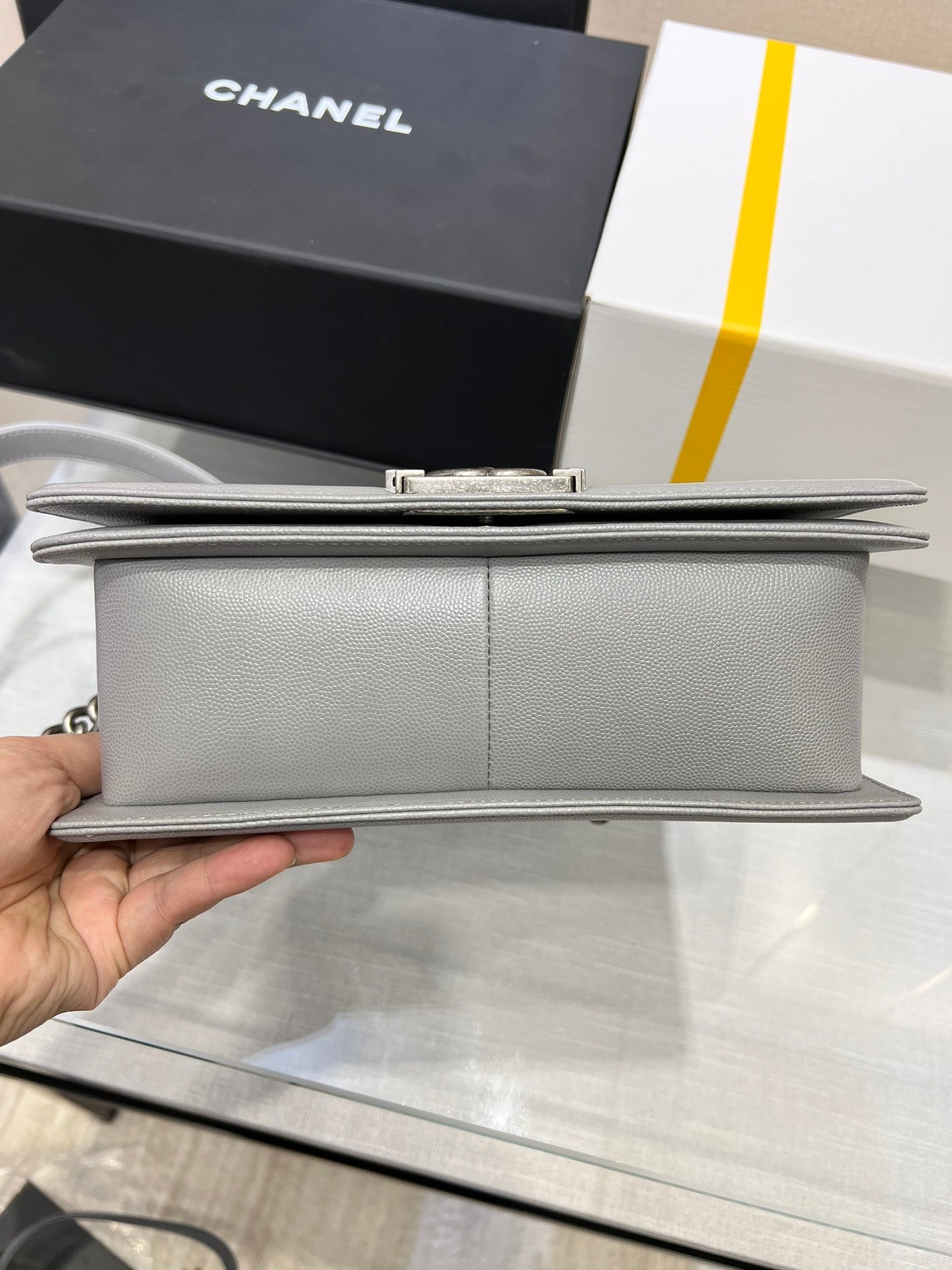 SAC GARÇON MOYEN 25 GRIS CAVIAR QUINCAILLERIE RUTHENIUM
