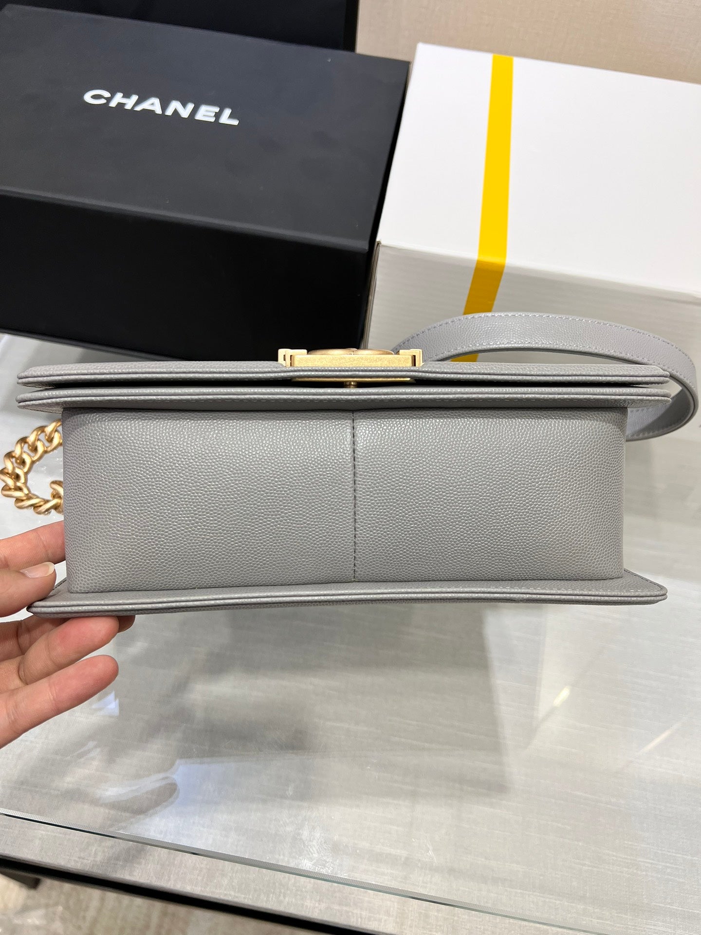 SAC GARÇON MOYEN 25 GRIS CAVIAR QUINCAILLERIE OR