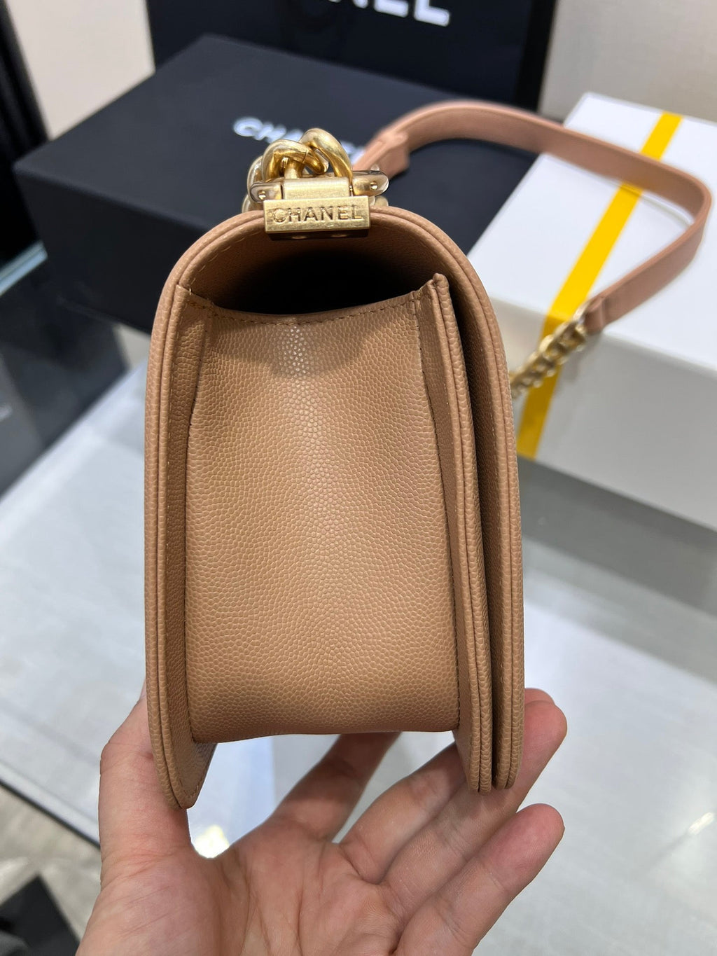 SAC GARÇON MOYEN 25 MARRON CAVIAR QUINCAILLERIE OR