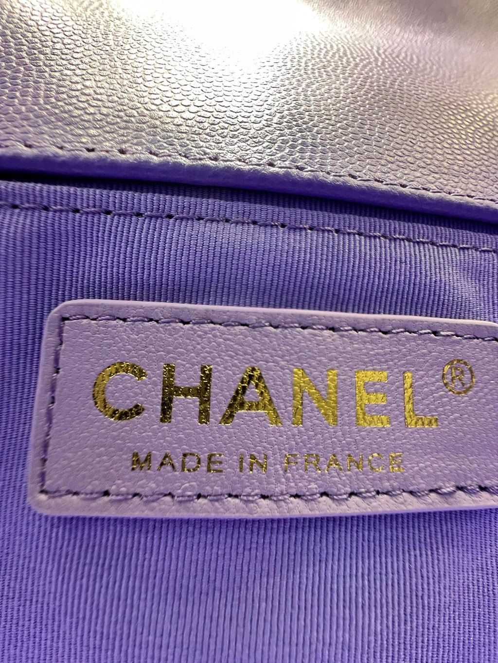 SAC GARÇON MOYEN 25 VIOLET CAVIAR QUINCAILLERIE OR