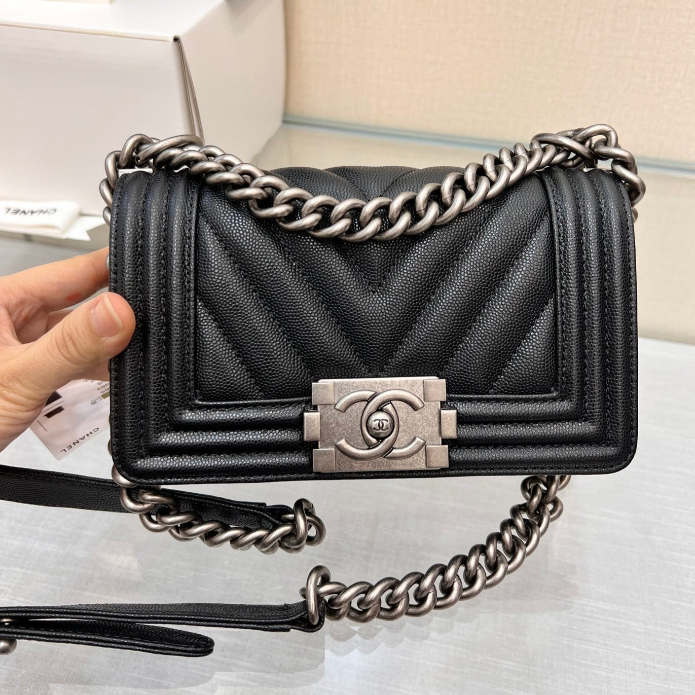 SAC GARÇON PETIT 20 NOIR CHEVRON CAVIAR QUINCAILLERIE RUTHENIUM