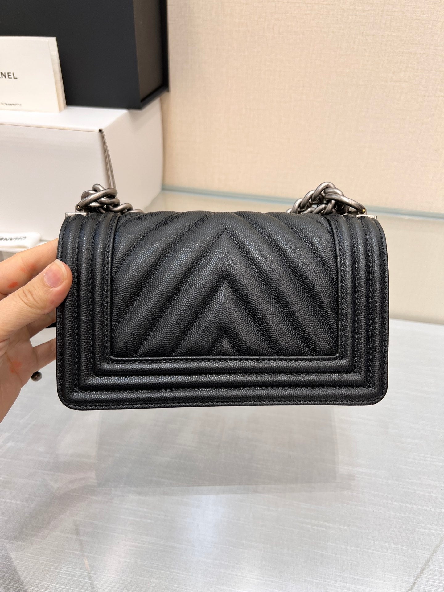 SAC GARÇON PETIT 20 NOIR CHEVRON CAVIAR QUINCAILLERIE RUTHENIUM
