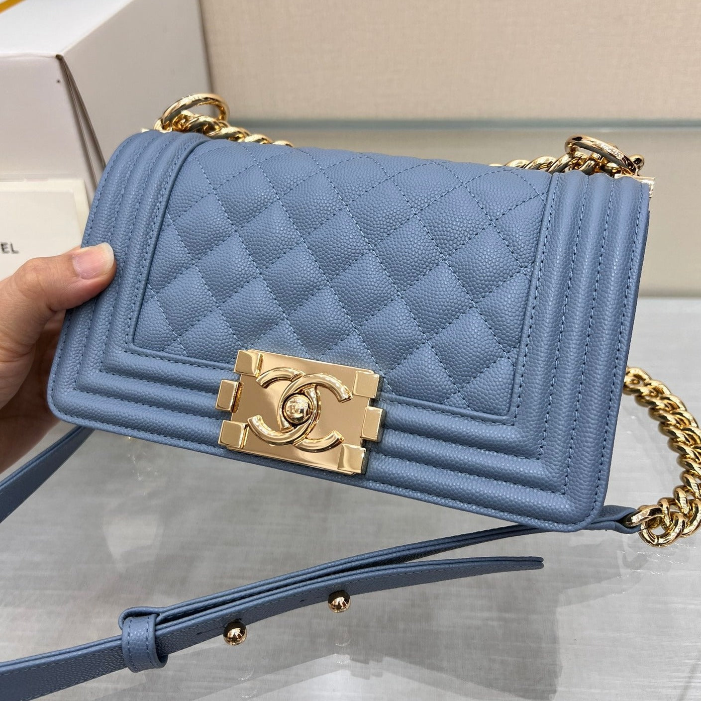 SAC GARÇON PETIT 20 BLEU CLAIR CAVIAR QUINCAILLERIE OR