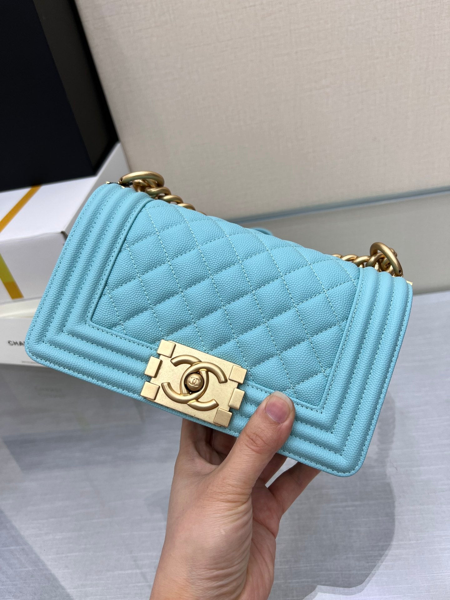 SAC GARÇON PETIT 20 BLEU NUAGE CAVIAR QUINCAILLERIE OR
