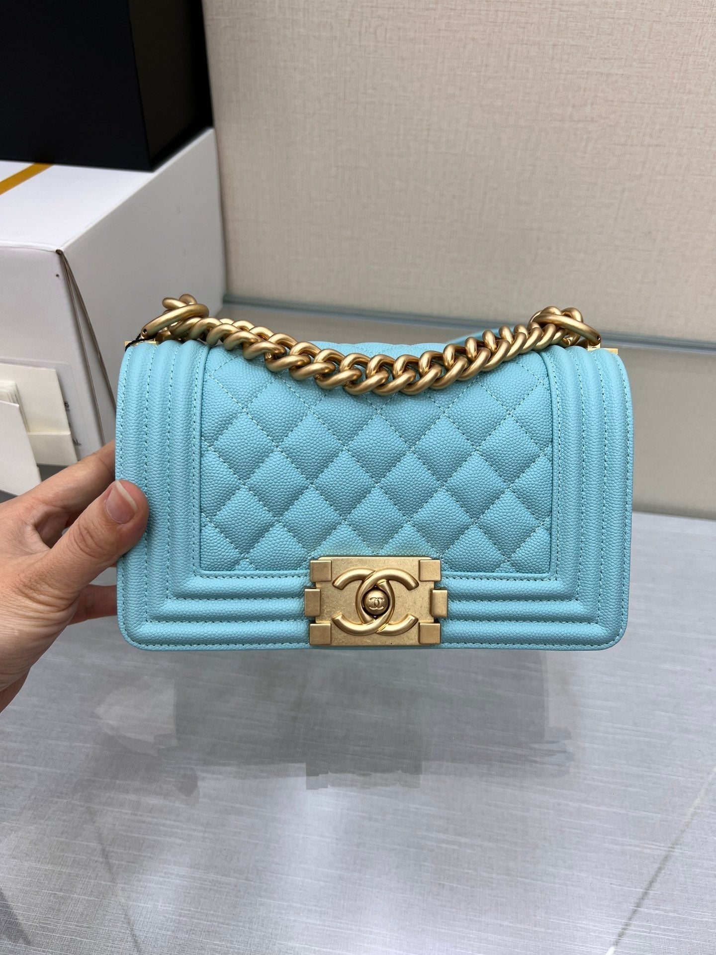 SAC GARÇON PETIT 20 BLEU NUAGE CAVIAR QUINCAILLERIE OR