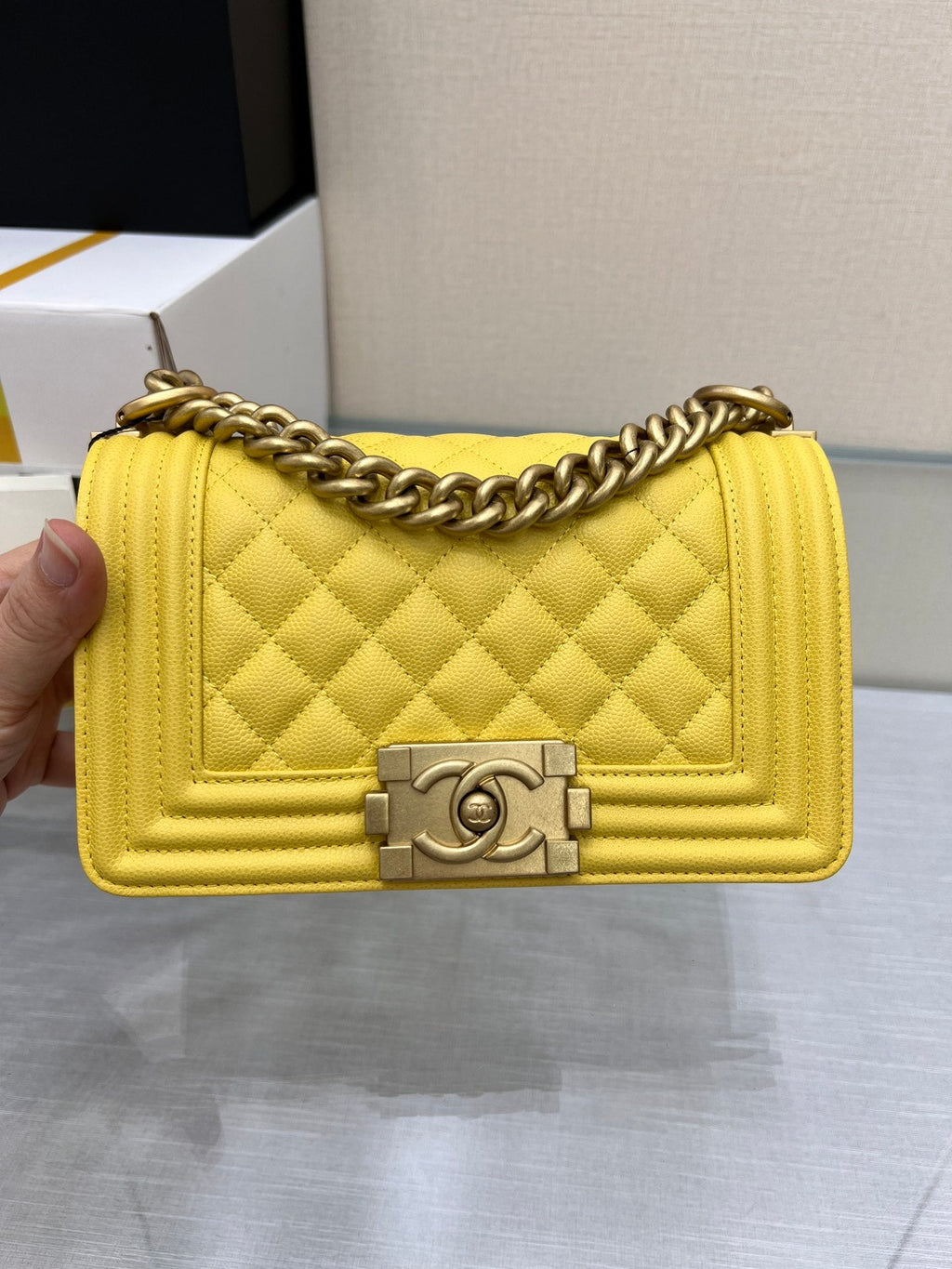 SAC GARÇON PETIT 20 CAVIAR JAUNE QUINCAILLERIE OR