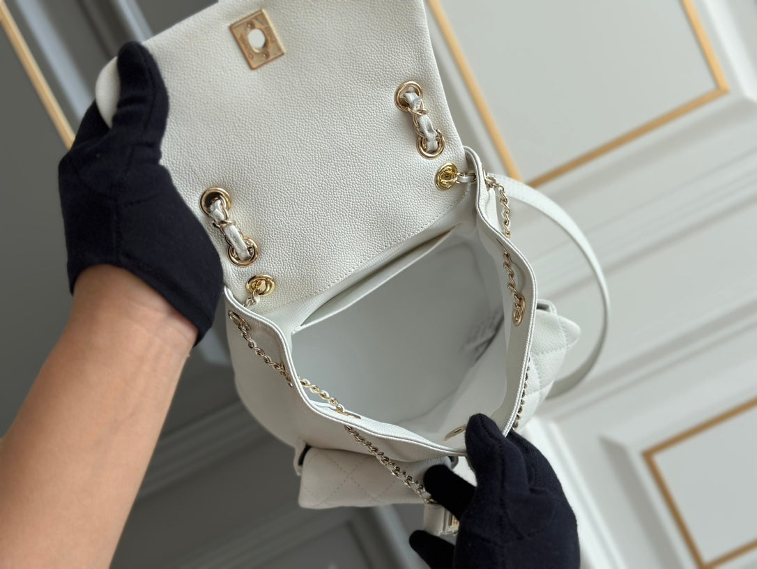PETIT SAC À DOS 20,5 EN CUIR DE VEAU GRAINÉ BLANC