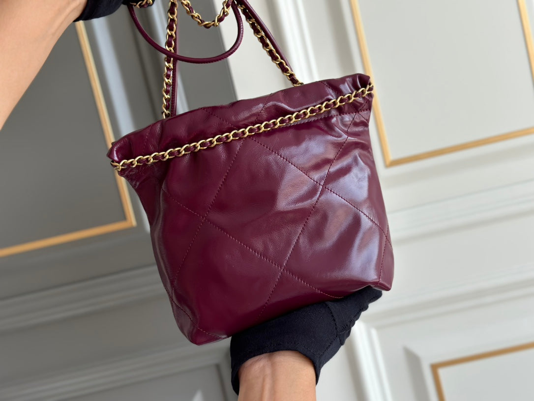 SAC HOBO CC 22 CUIR D'AGNEAU BORDEAUX QUINCAILLERIE DORÉ 20 CM