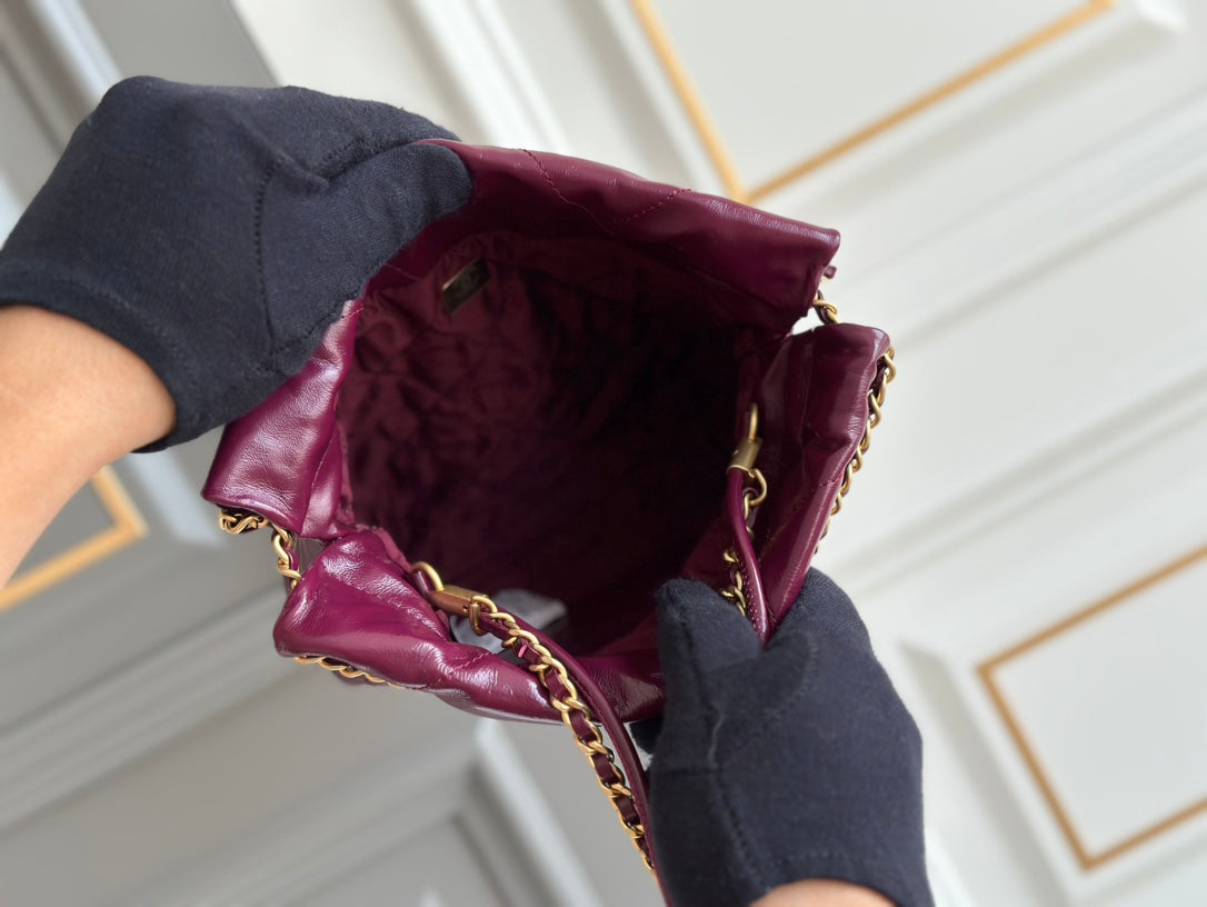 SAC HOBO CC 22 CUIR D'AGNEAU BORDEAUX QUINCAILLERIE DORÉ 20 CM
