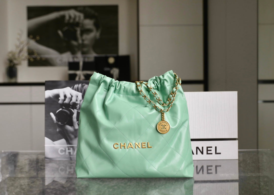 CC 22 ANTIBA SAC HOBO VERT CLAIR 39CM 