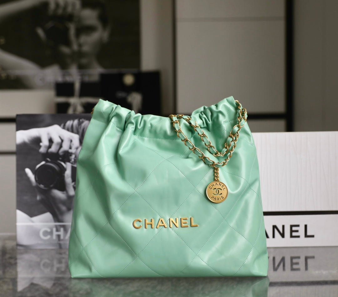 CC 22 ANTIBA SAC HOBO VERT CLAIR 39CM 
