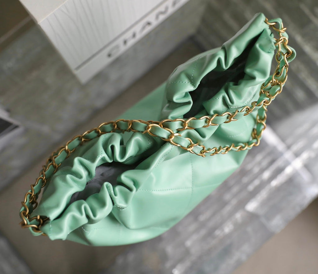 CC 22 ANTIBA SAC HOBO VERT CLAIR 39CM 