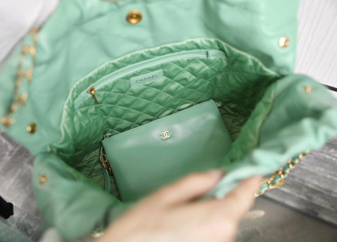 CC 22 ANTIBA SAC HOBO VERT CLAIR 39CM 