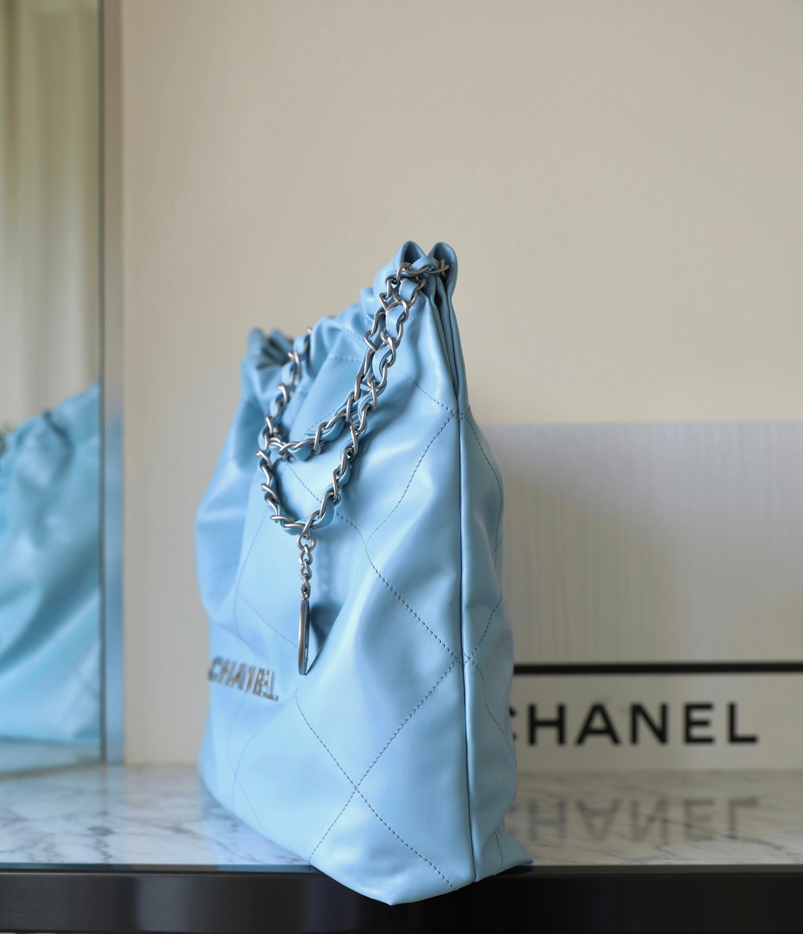CC 22 ANTIBA SAC HOBO BLEU CLAIR 39CM 