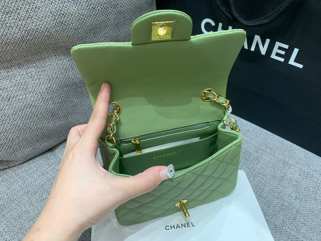 MINI SAC À RABAT CARRÉ 17 CM VERT CAVIAR QUINCAILLERIE DORÉ