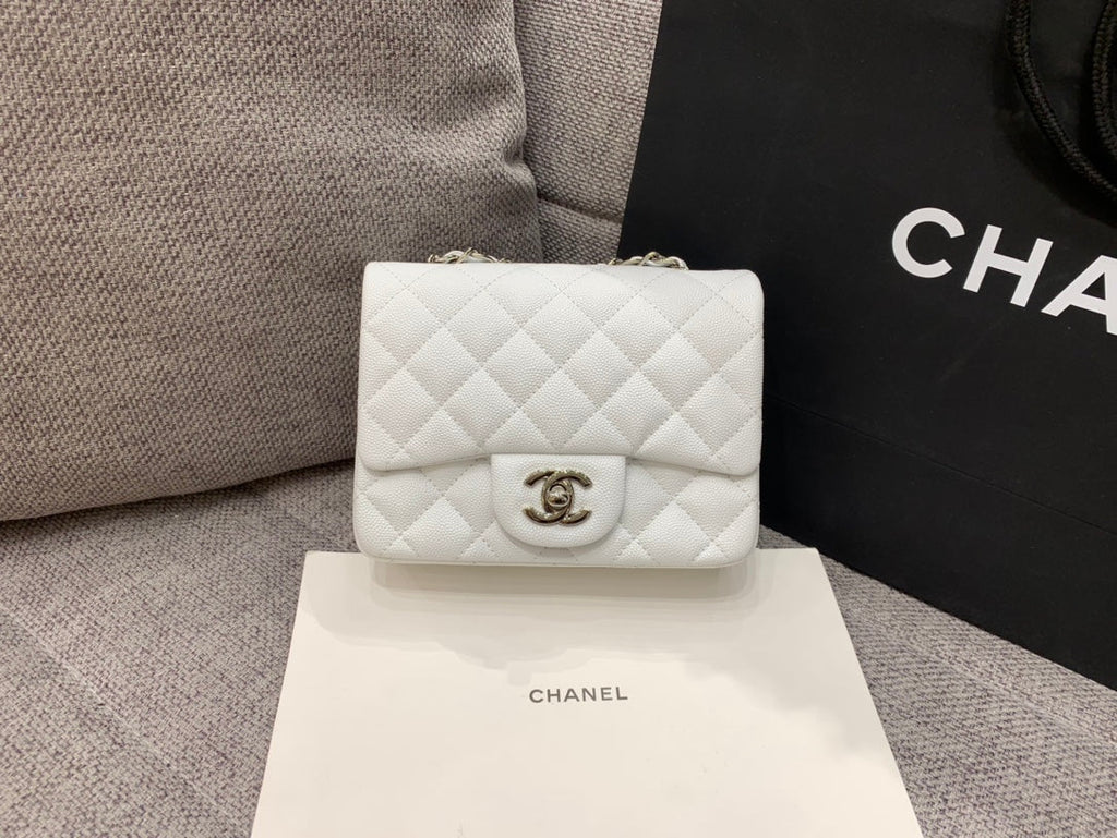 MINI SAC À RABAT CARRÉ 17 CM BLANC CAVIAR QUINCAILLERIE ARGENTÉE