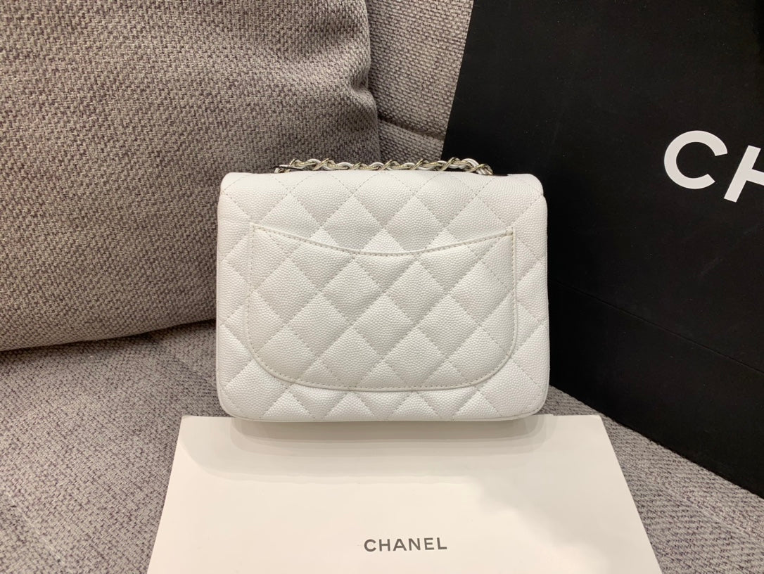 MINI SAC À RABAT CARRÉ 17 CM BLANC CAVIAR QUINCAILLERIE ARGENTÉE