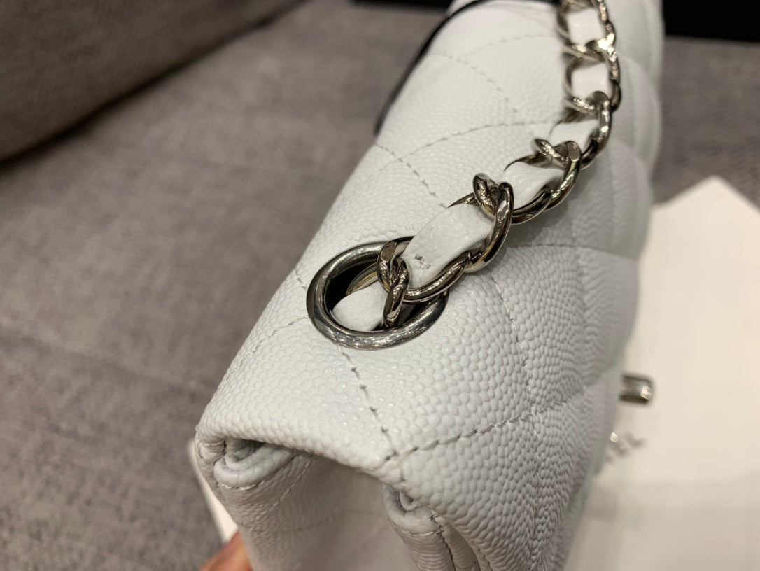 MINI SAC À RABAT CARRÉ 17 CM BLANC CAVIAR QUINCAILLERIE ARGENTÉE