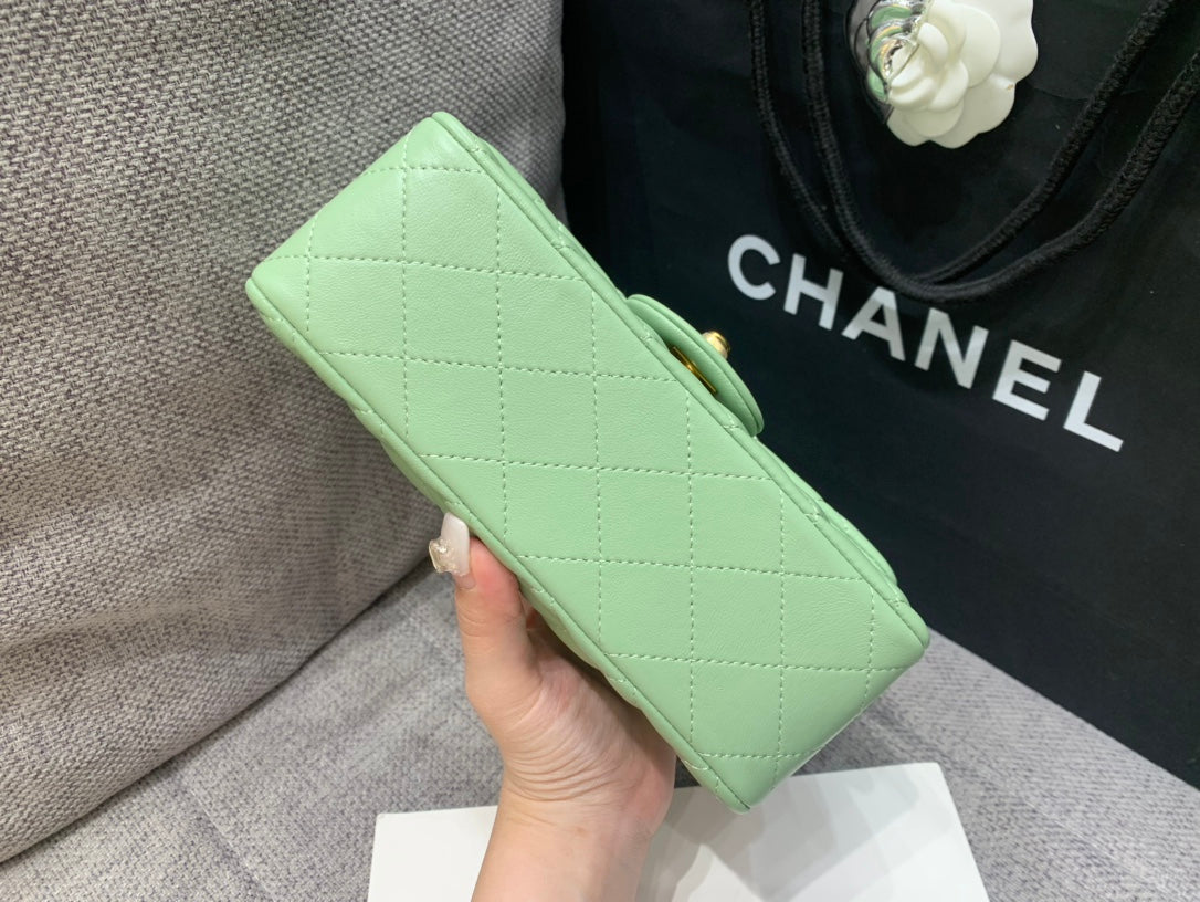 MINI SAC À RABAT RECTANGLE 20 CM CUIR D'AGNEAU LIME QUINCAILLERIE ARGENTÉE