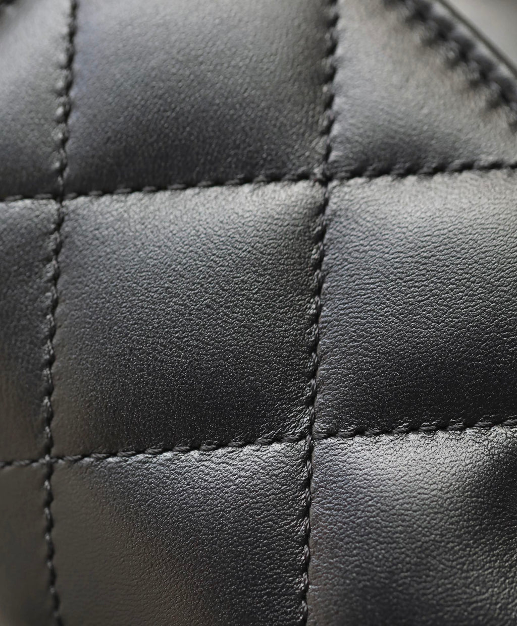 CC TRENDY 20CM CUIR D'AGNEAU NOIR QUINCAILLERIE ARGENTÉE