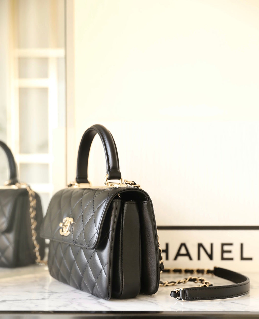 CC TRENDY 20CM CUIR D'AGNEAU NOIR QUINCAILLERIE ARGENTÉE