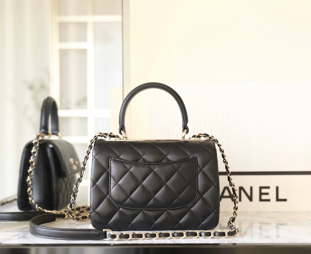 CC TRENDY 20CM CUIR D'AGNEAU NOIR QUINCAILLERIE ARGENTÉE