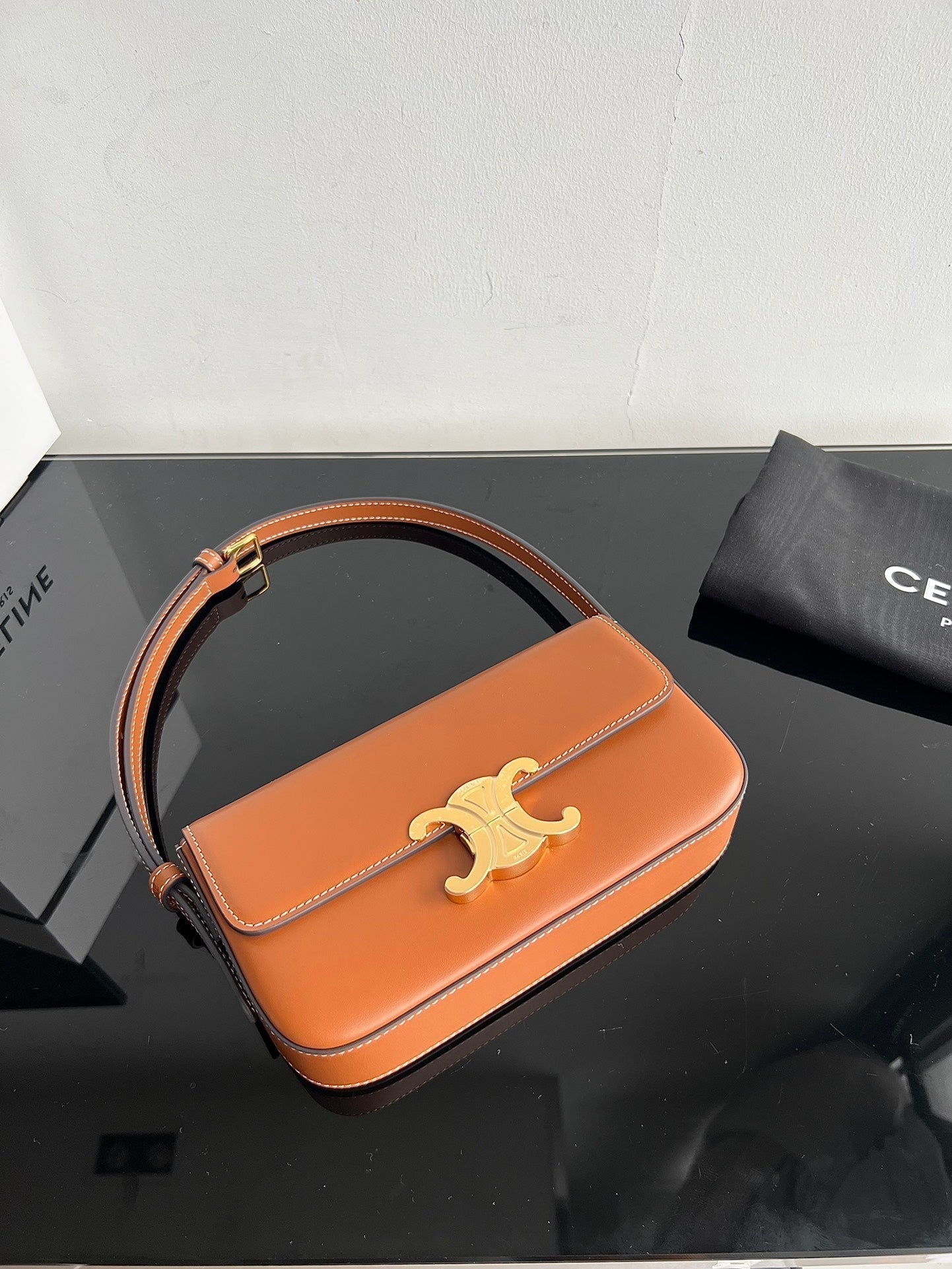 CLASSIQUE TRIOMPHE 20 CUIR DE VEAU MARRON ACIER DORÉ
