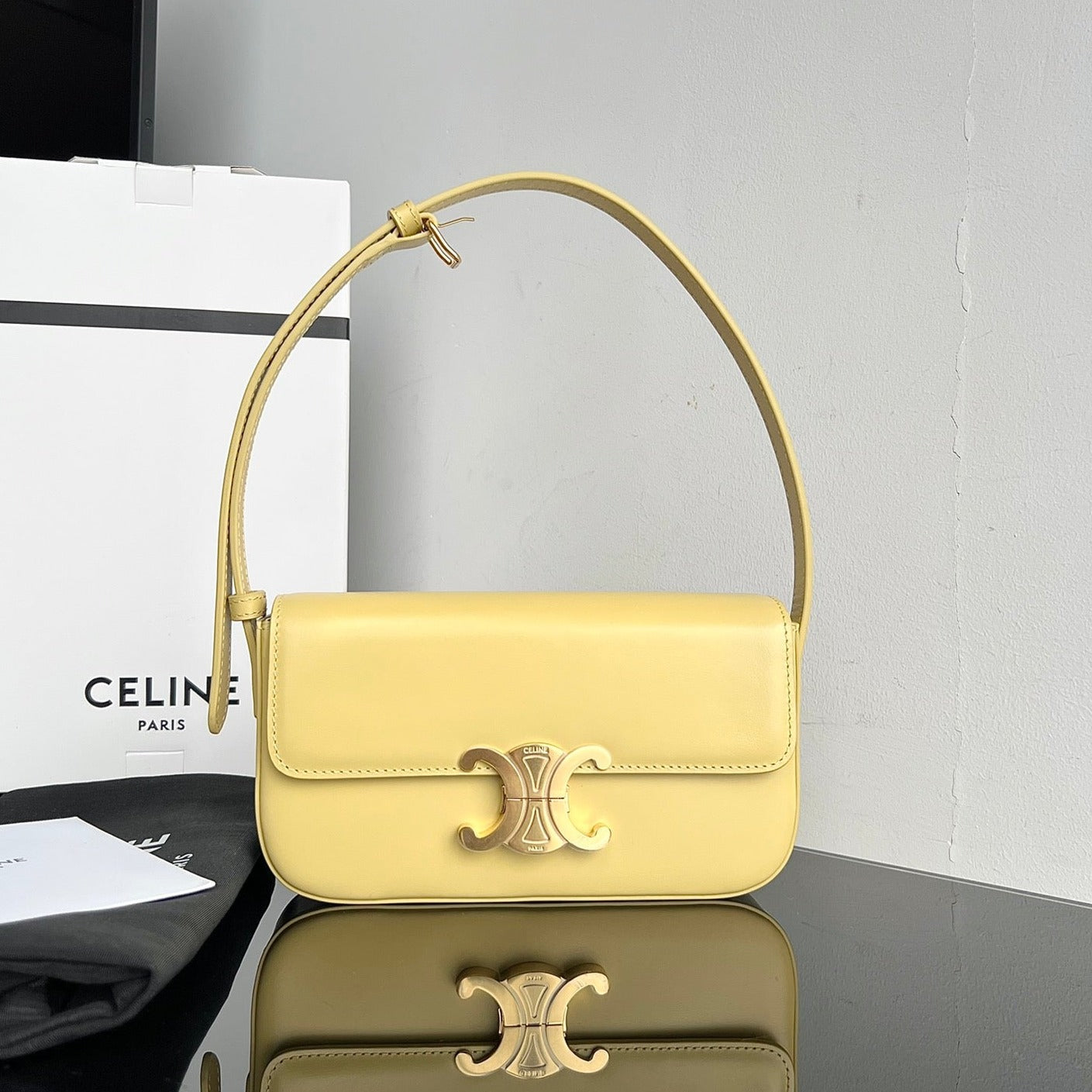 CLASSIQUE TRIOMPHE 20 CUIR DE VEAU JAUNE