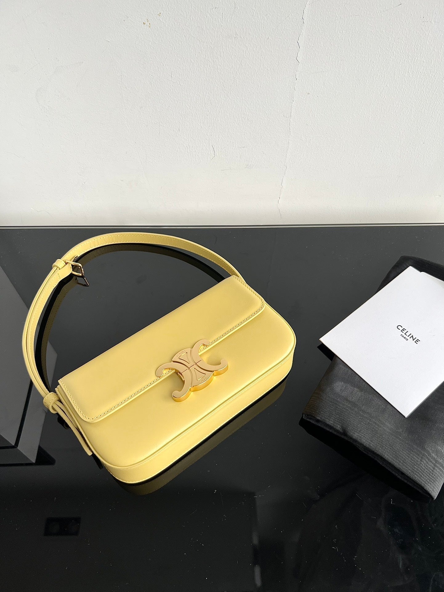 CLASSIQUE TRIOMPHE 20 CUIR DE VEAU JAUNE