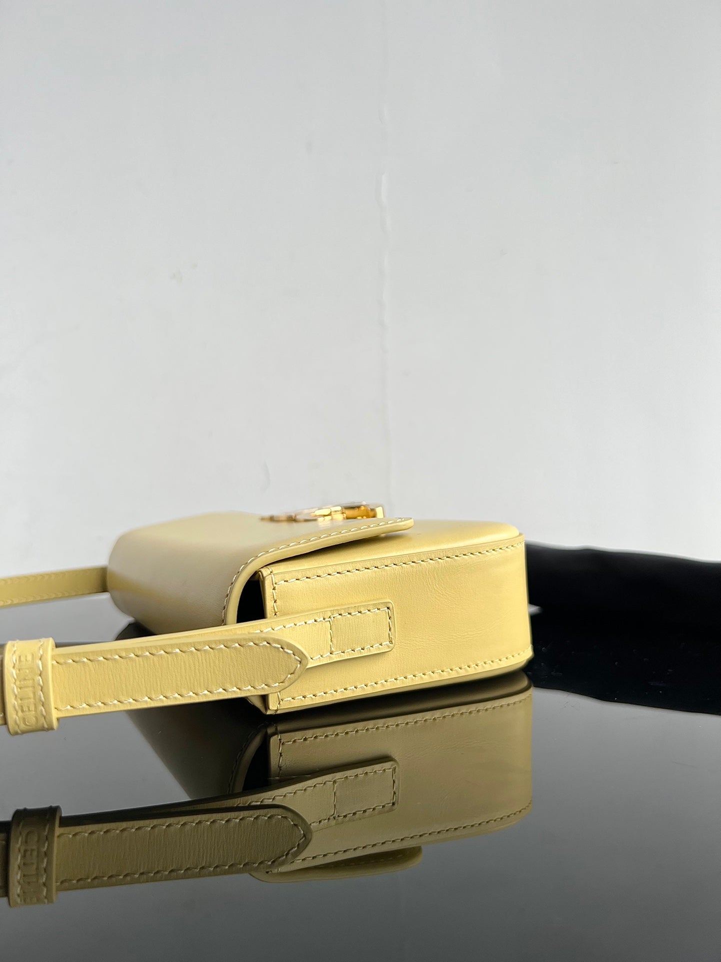 CLASSIQUE TRIOMPHE 20 CUIR DE VEAU JAUNE