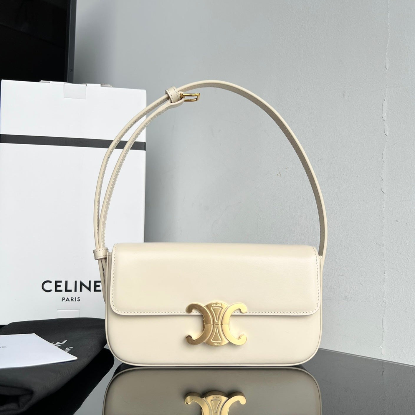 CLASSIC TRIOMPHE 20 CUIR DE VEAU CRÈME ACIER DORÉ