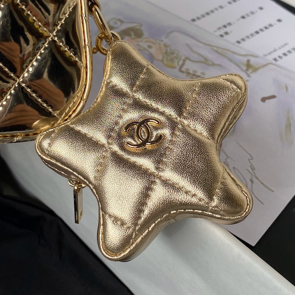 SAC À RABAT MINI 20 CM EN CUIR DE VEAU MÉTALLISÉ DORÉ