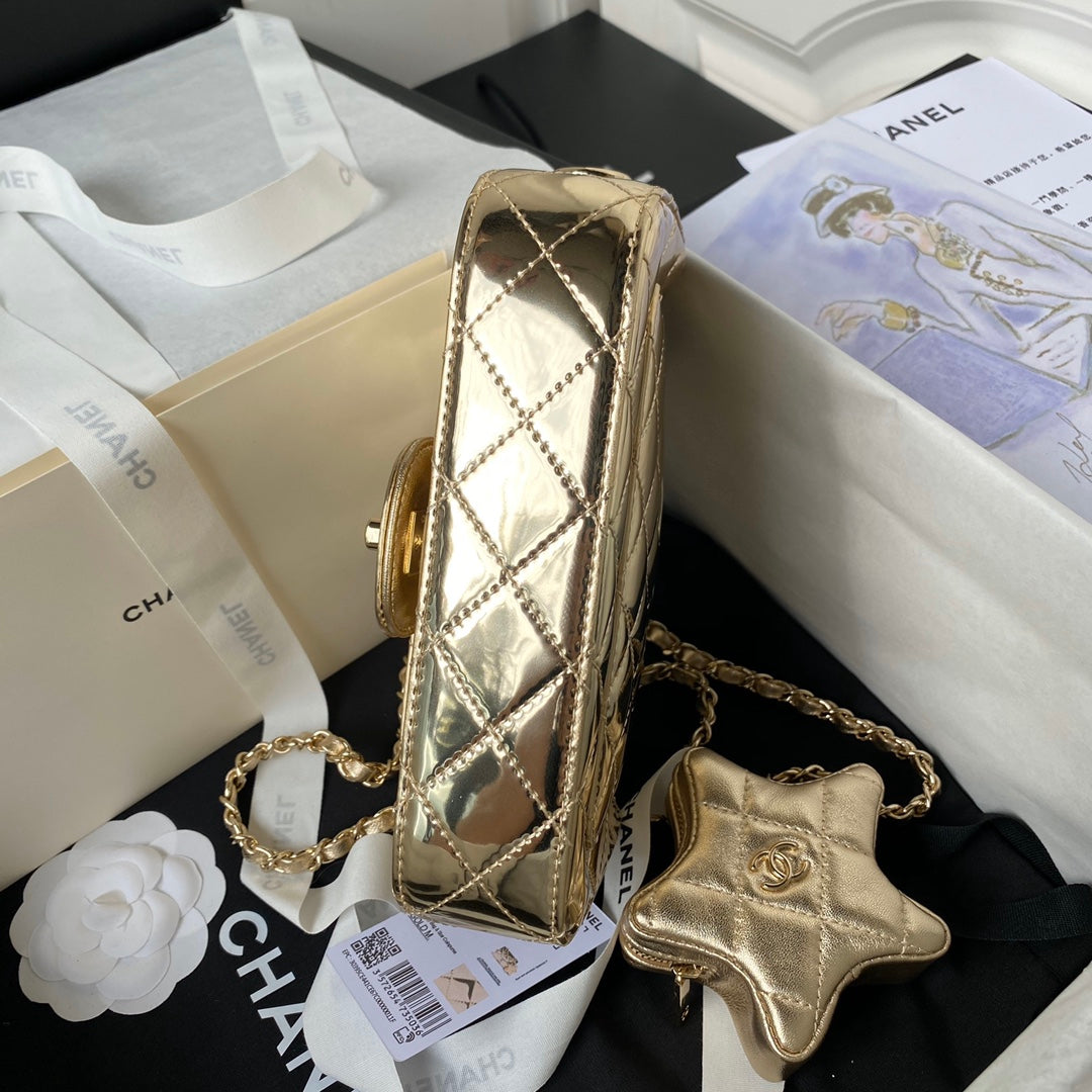 SAC À RABAT MINI 20 CM EN CUIR DE VEAU MÉTALLISÉ DORÉ