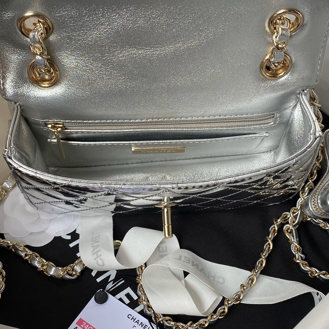 SAC À RABAT MINI 20 CM EN CUIR DE VEAU MÉTALLISÉ ARGENT