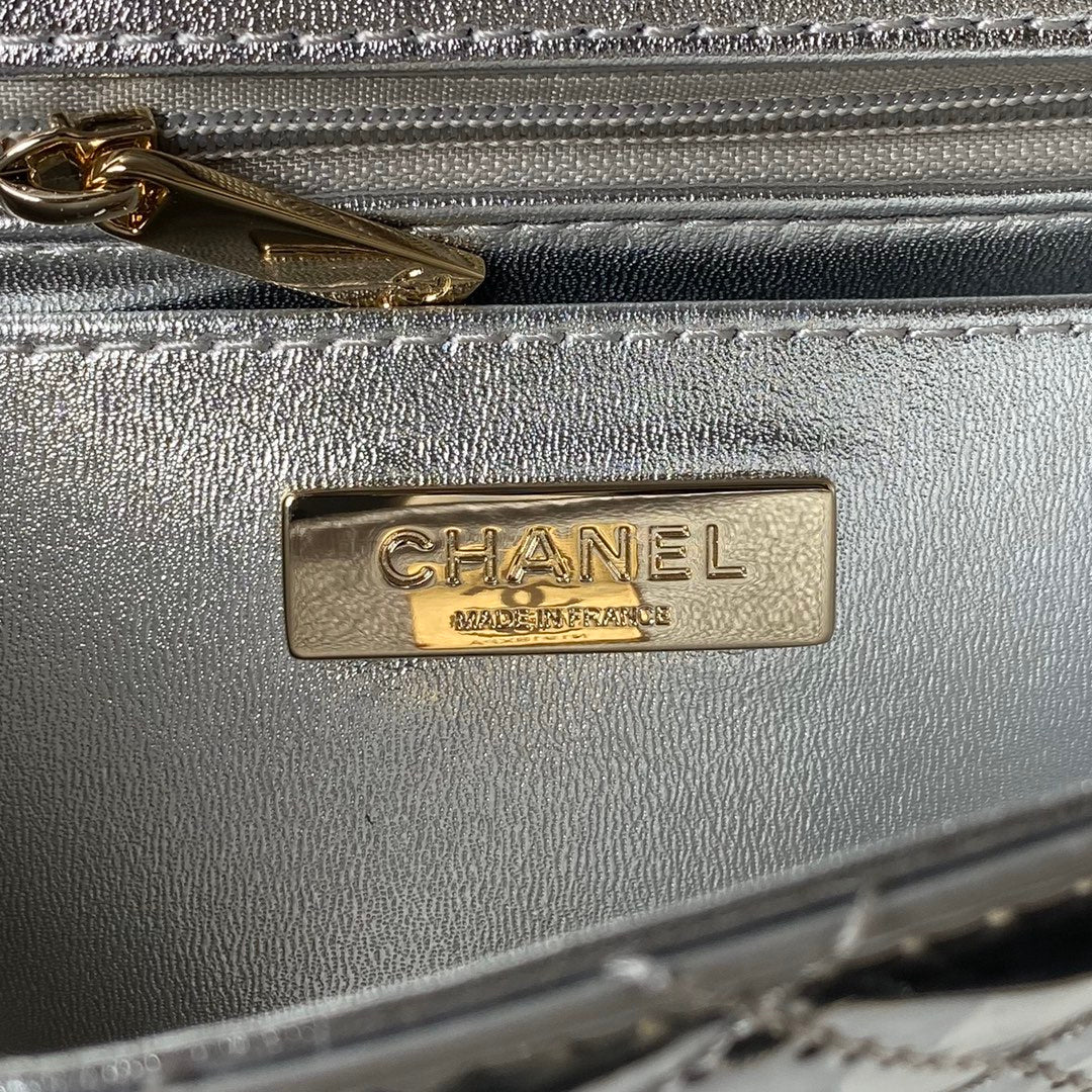 SAC À RABAT MINI 20 CM EN CUIR DE VEAU MÉTALLISÉ ARGENT