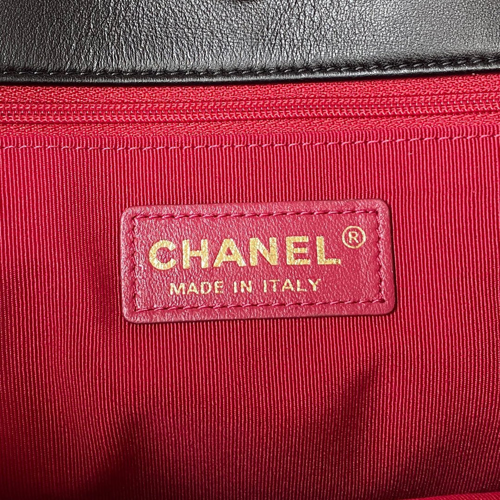 CC 19 TOTE 33CM CUIR D'AGNEAU NOIR QUINCAILLERIE DORÉ
