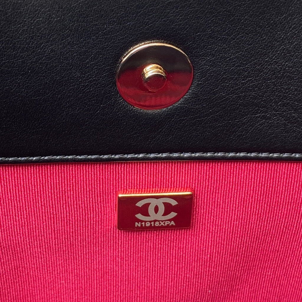 CC 19 TOTE 33CM CUIR D'AGNEAU NOIR QUINCAILLERIE DORÉ