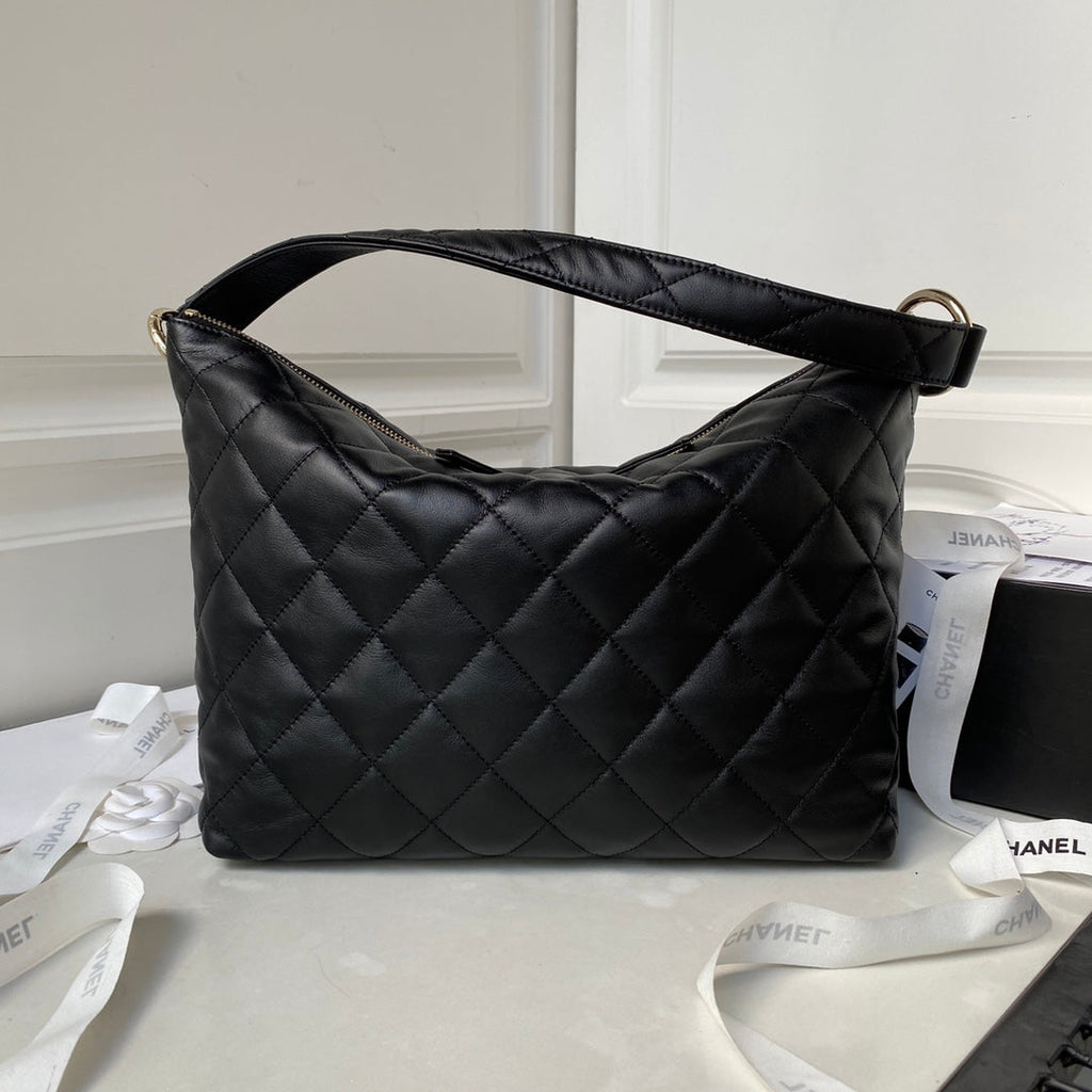 CC HOBO 28CM CUIR D'AGNEAU NOIR QUINCAILLERIE DORÉ