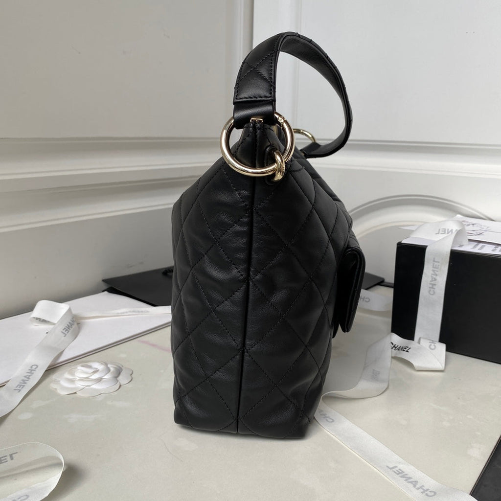 CC HOBO 28CM CUIR D'AGNEAU NOIR QUINCAILLERIE DORÉ