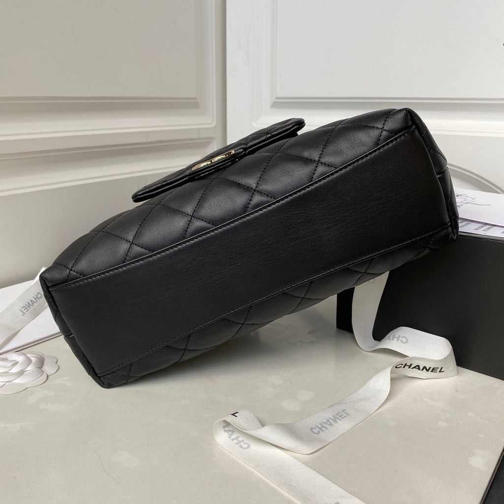 CC HOBO 28CM CUIR D'AGNEAU NOIR QUINCAILLERIE DORÉ