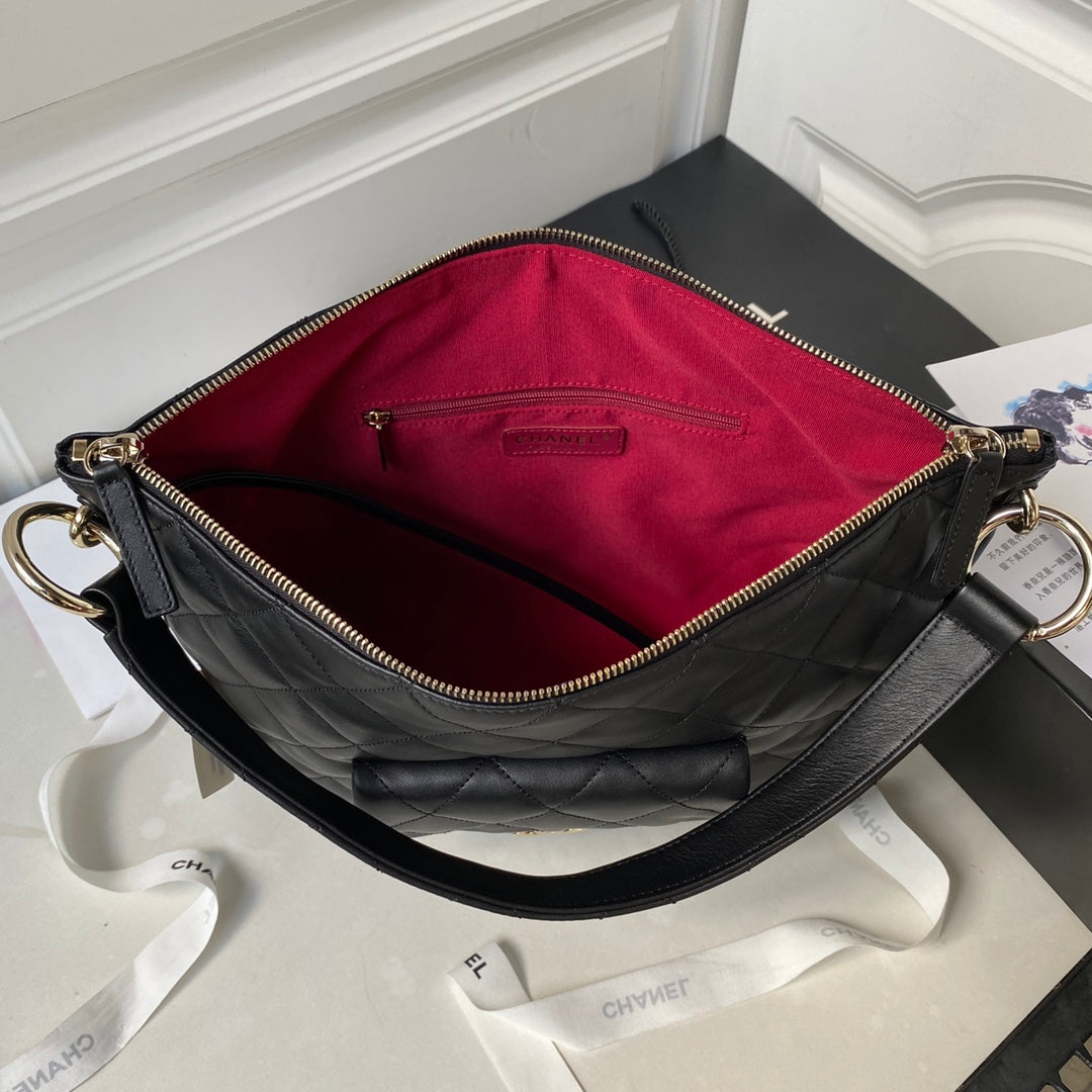 CC HOBO 28CM CUIR D'AGNEAU NOIR QUINCAILLERIE DORÉ