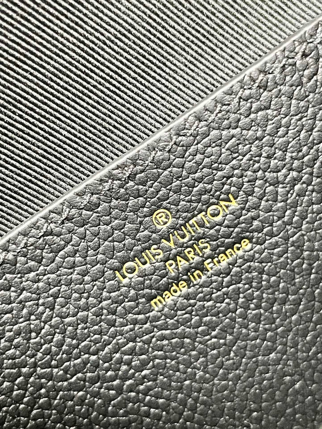 WOC 22 METIS BLACK MONOGRAM EMPREINTE
