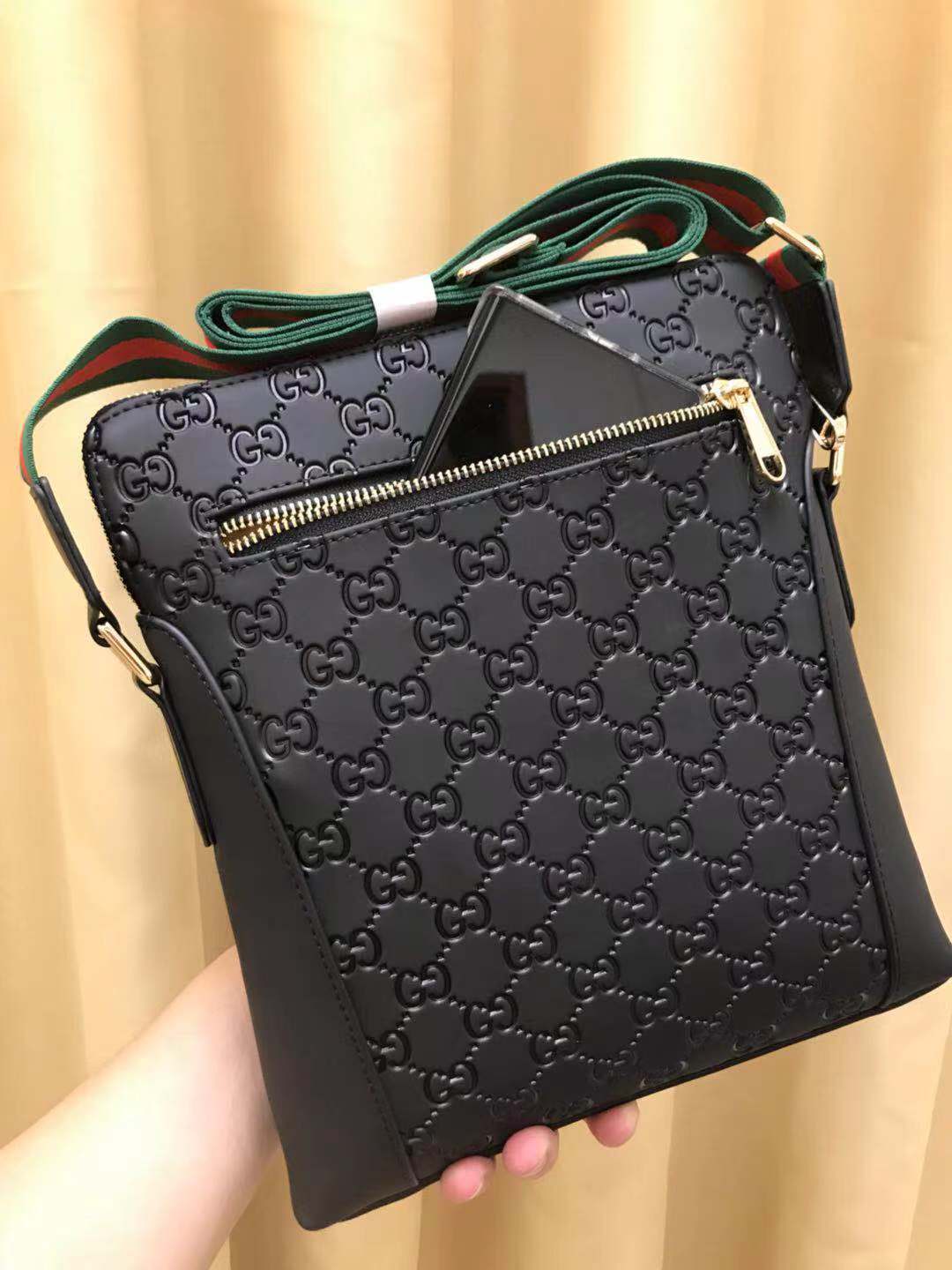 SAC À BANDOULIÈRE GG EN CUIR NOIR ET ROUGE