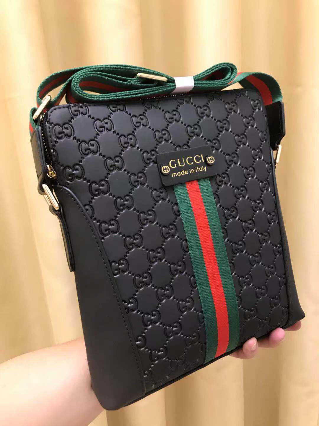 SAC À BANDOULIÈRE GG EN CUIR NOIR ET ROUGE