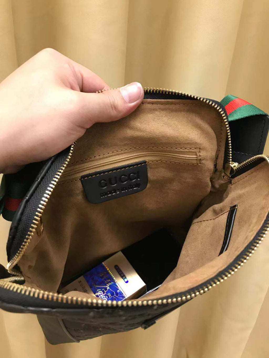 SAC À BANDOULIÈRE GG EN CUIR NOIR ET ROUGE