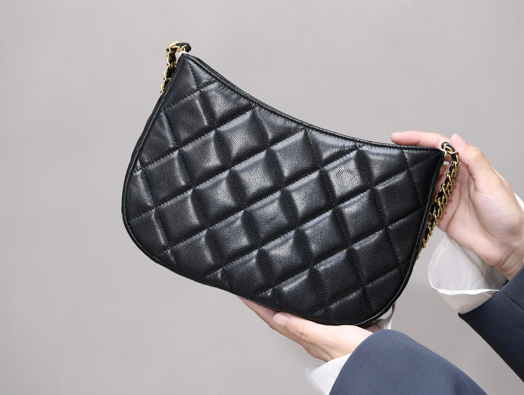 Sac bandoulière CC HOBO 23 cm Noir Caviar Quincaillerie dorée